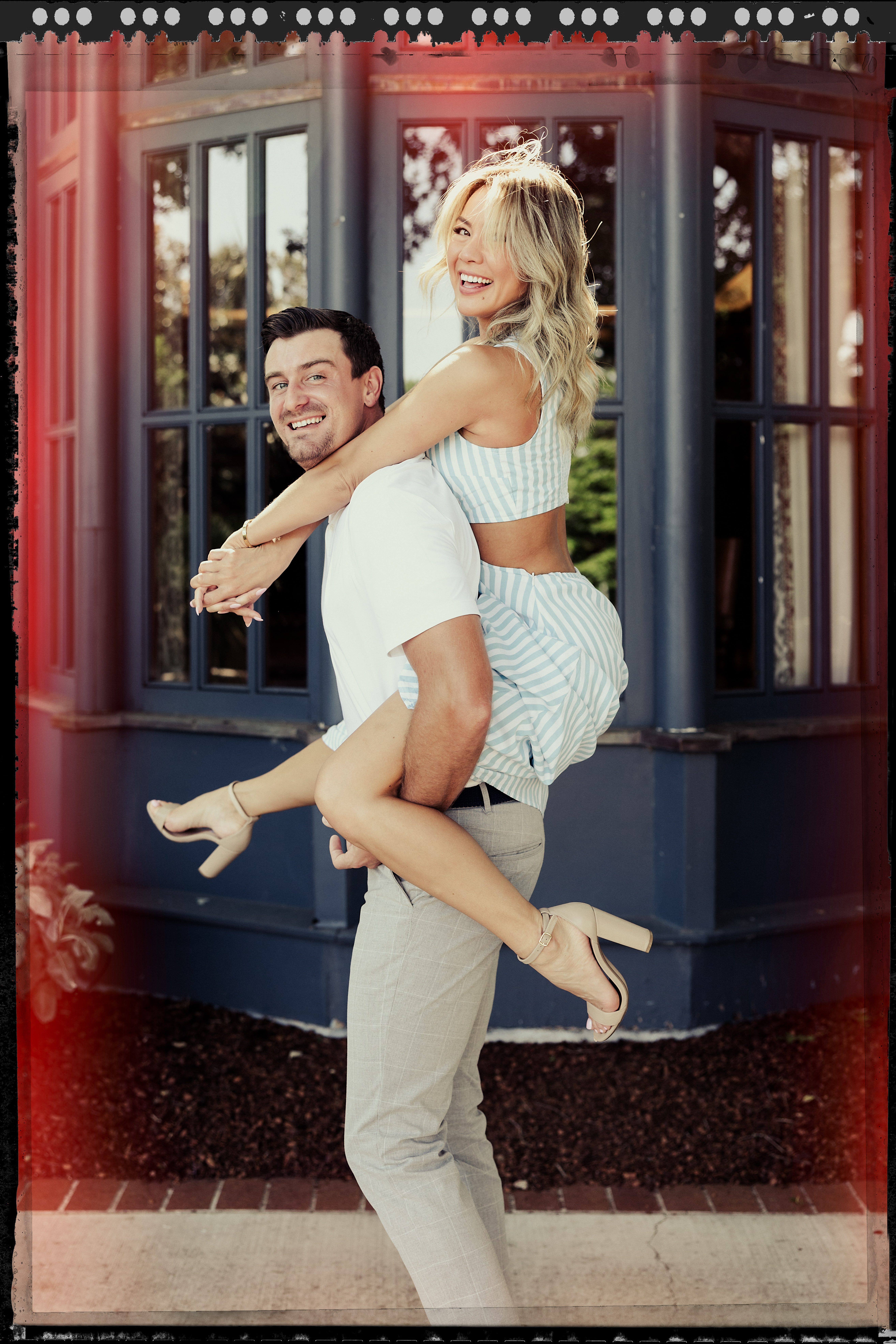 Couple engagement session at Dallas Arboretum photographed by Dallas wedding photographer William Bichara